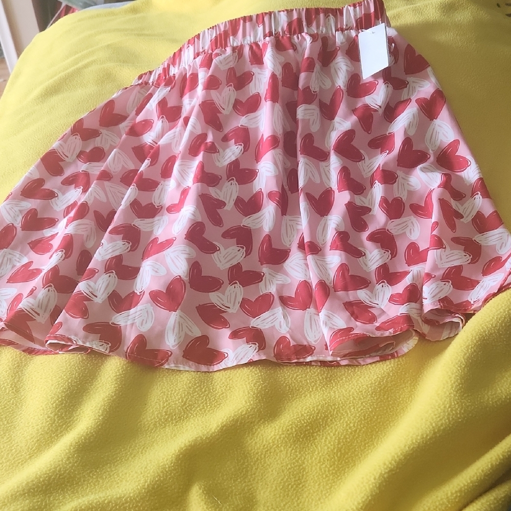 i29  You gotta have heart - Shein Curve A-line pink w/ Red & White Hearts XL